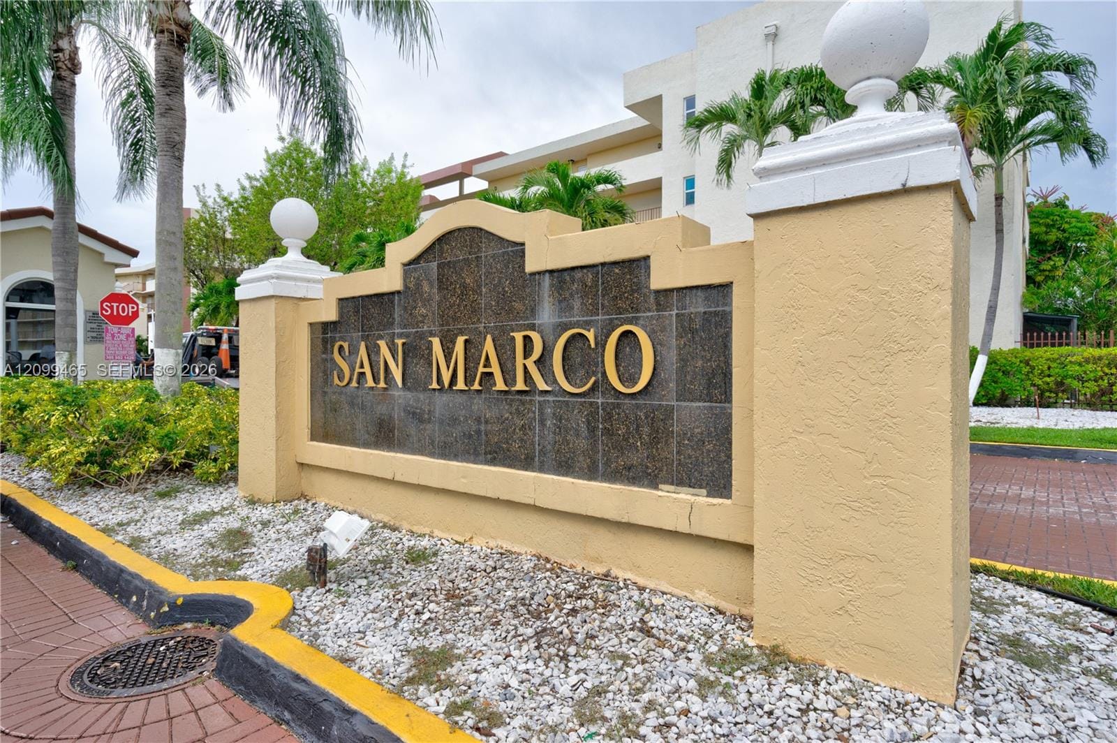 8870 Fontainebleau Boulevard 503, Miami, FL 33172 photo 1