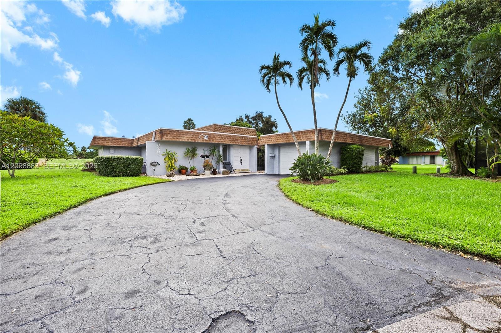 6204 Jacaranda Circle, Tamarac, FL 33319 photo 4