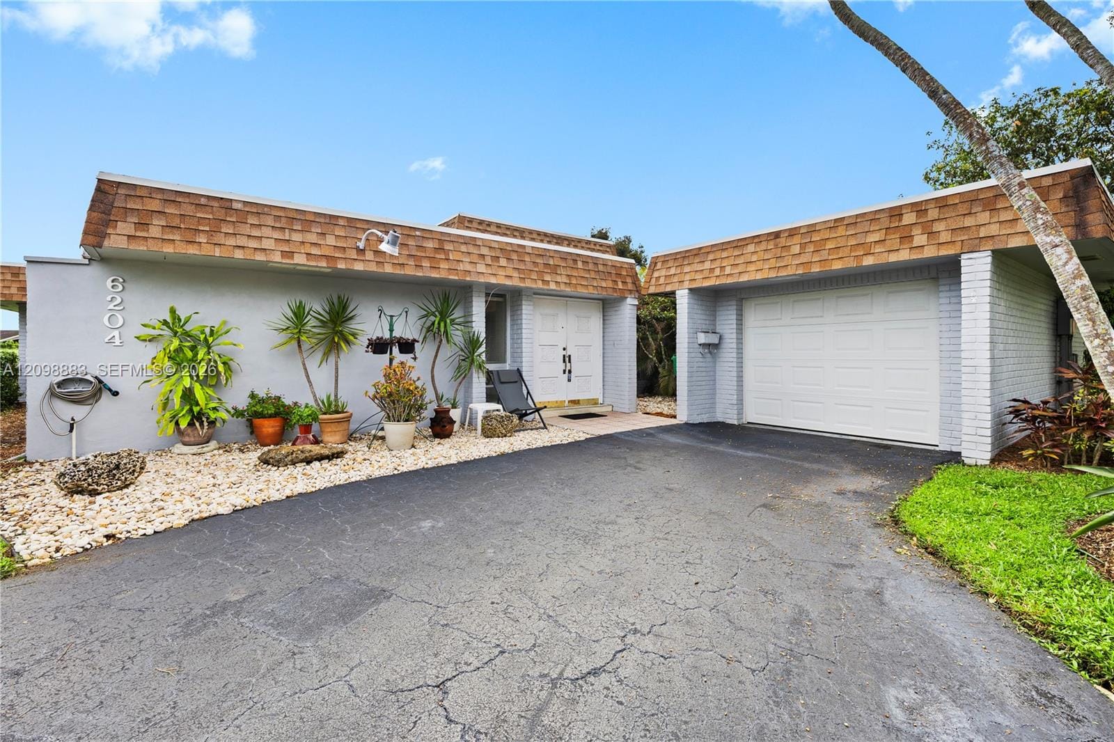6204 Jacaranda Circle, Tamarac, FL 33319 photo 5