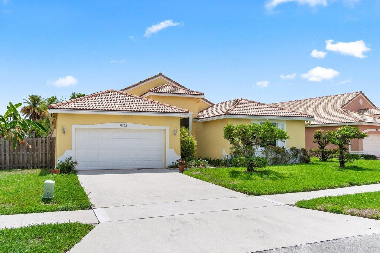9193 Cove Point Circle — photo 2