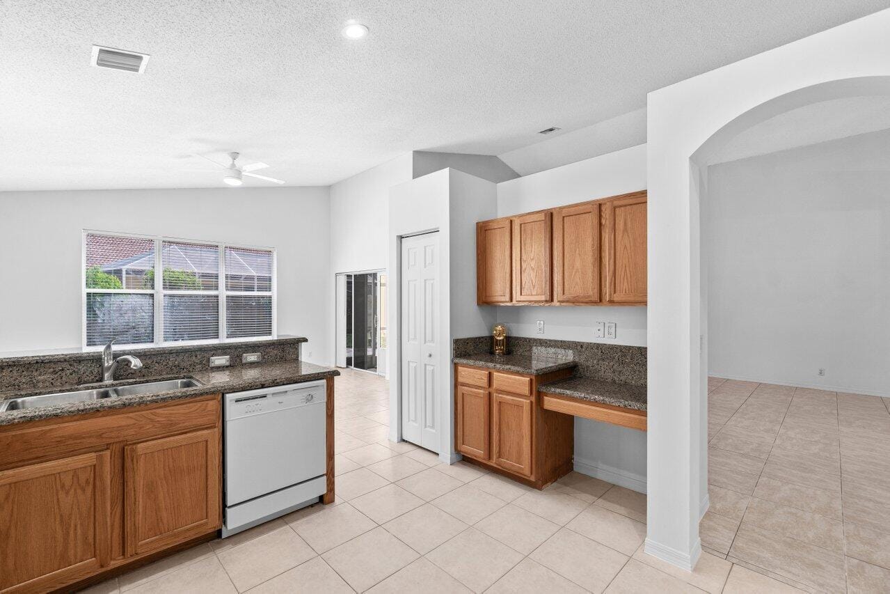 9193 Cove Point Circle — photo 12
