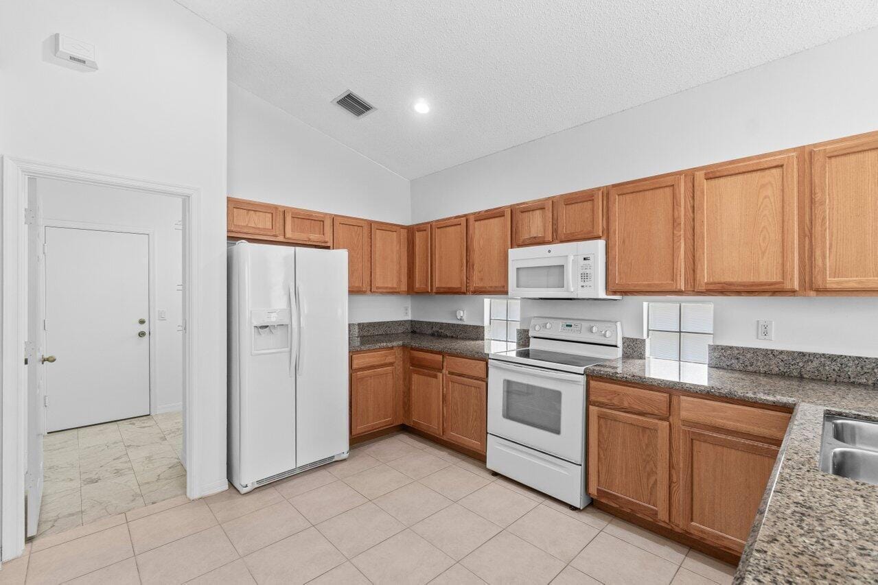 9193 Cove Point Circle, Boynton Beach, FL 33472 photo 13