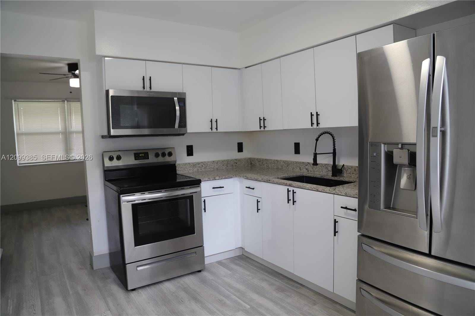 410 SW 9th Avenue 1E, Hallandale Beach, FL 33009 photo 1
