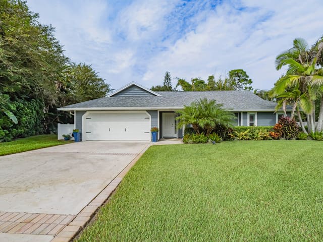 215 8TH Terrace, Vero Beach, FL 32962