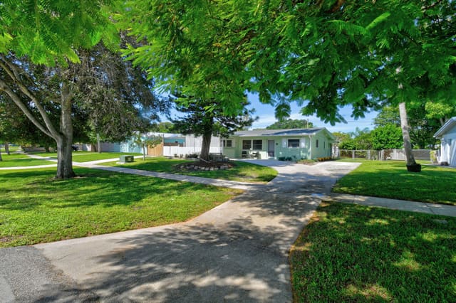 12229 COLONY Avenue, Palm Beach Gardens, FL 33410