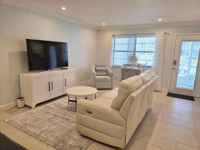 110 Shore Court 112-B, North Palm Beach, FL 33408