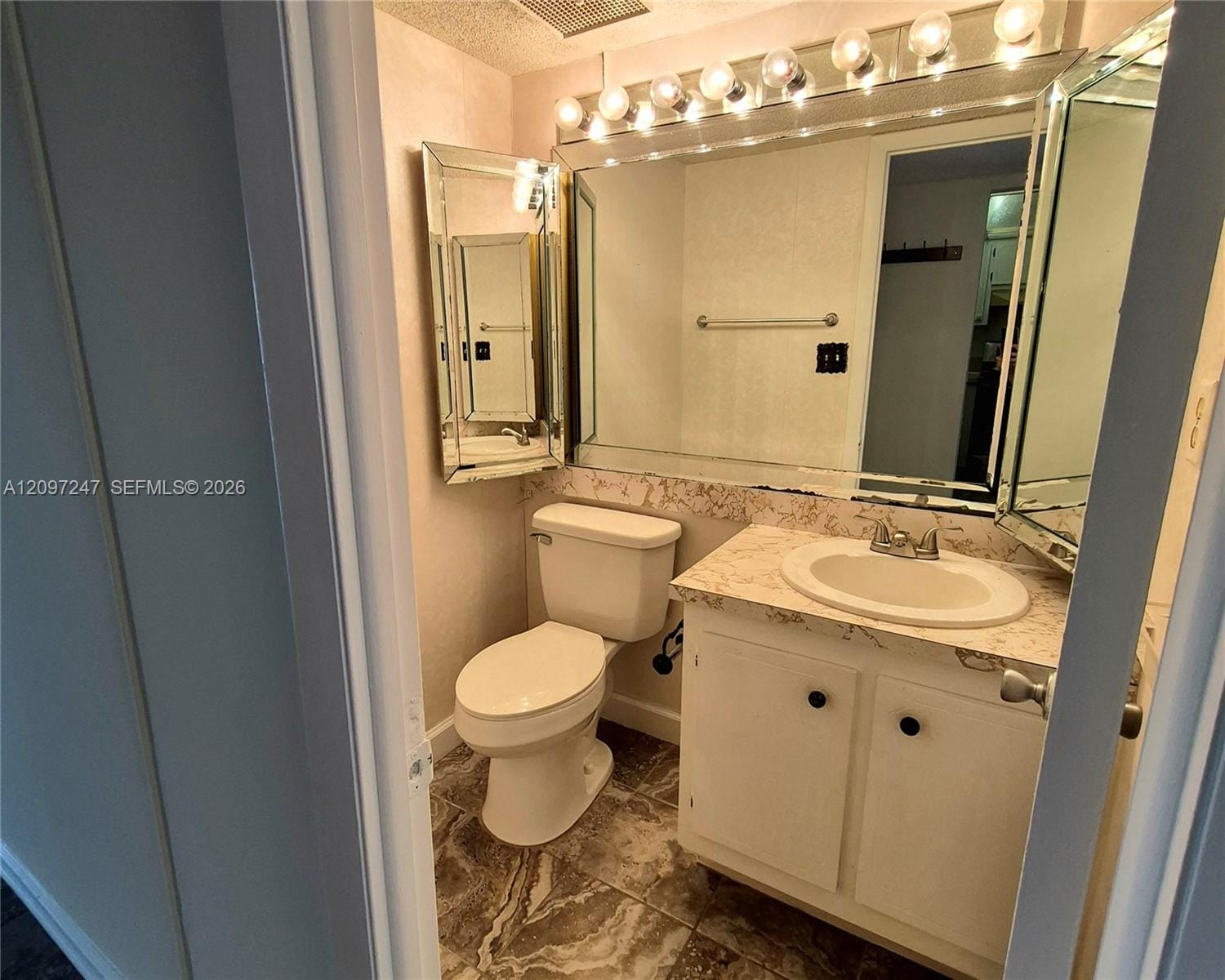 403 NW 68th Avenue 309, Plantation, FL 33317 photo 3