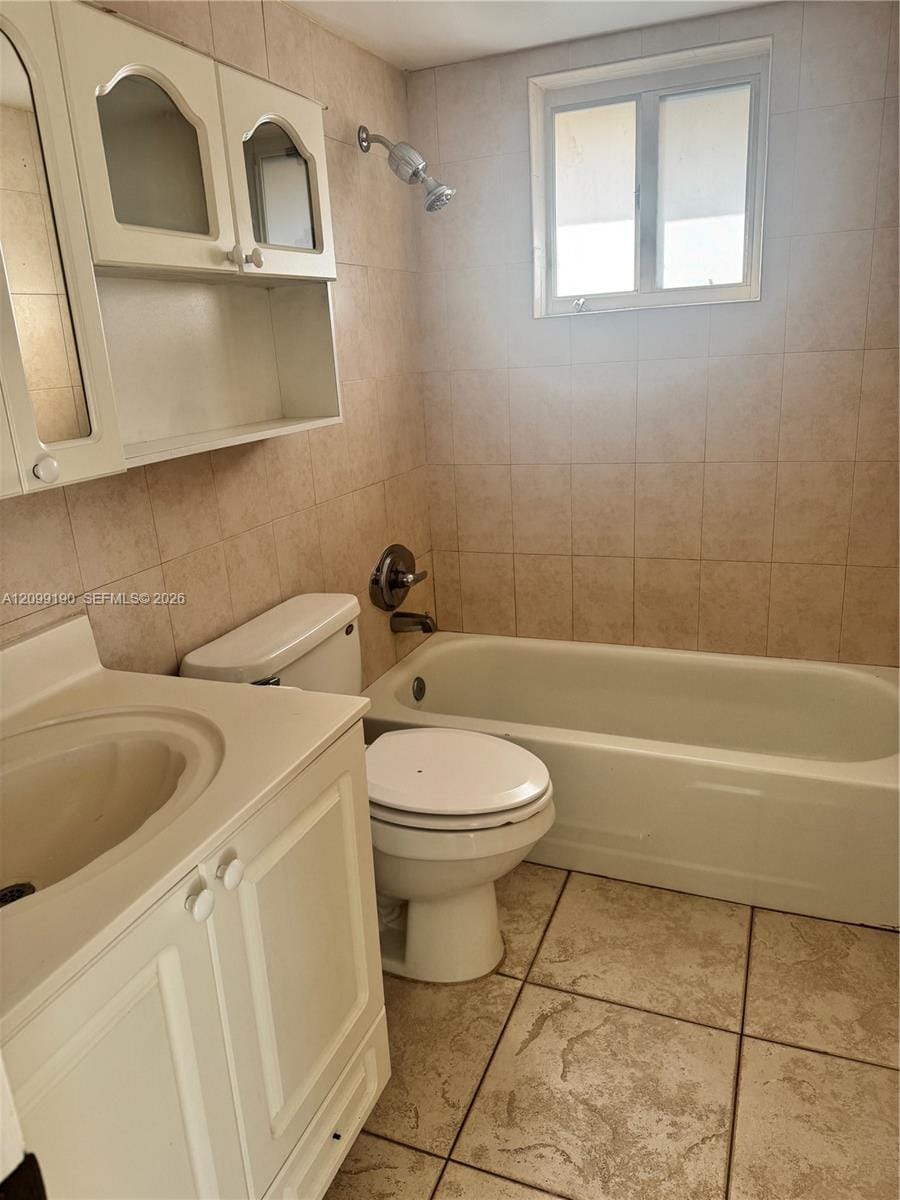7910 Taft Street 309 — photo 10