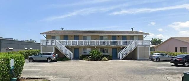 560 NE 46th Street 2, Boca Raton, FL 33431