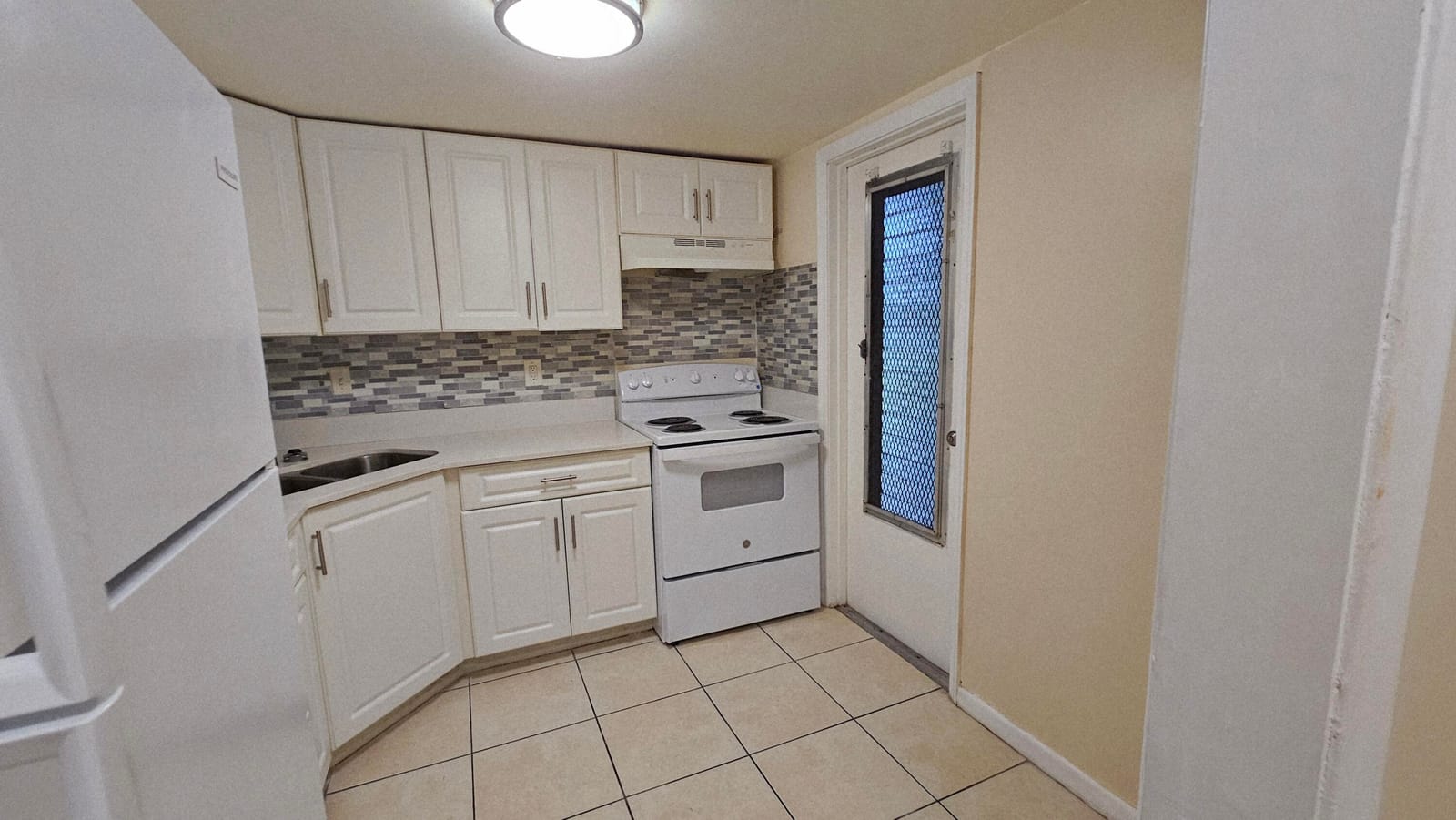 4200 NW 3RD Court 122, Plantation, FL 33317 photo 2