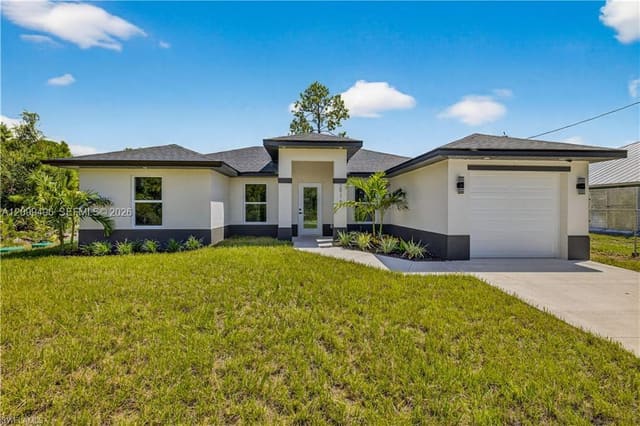 569 S Aspen Avenue, Lehigh Acres, FL 33974