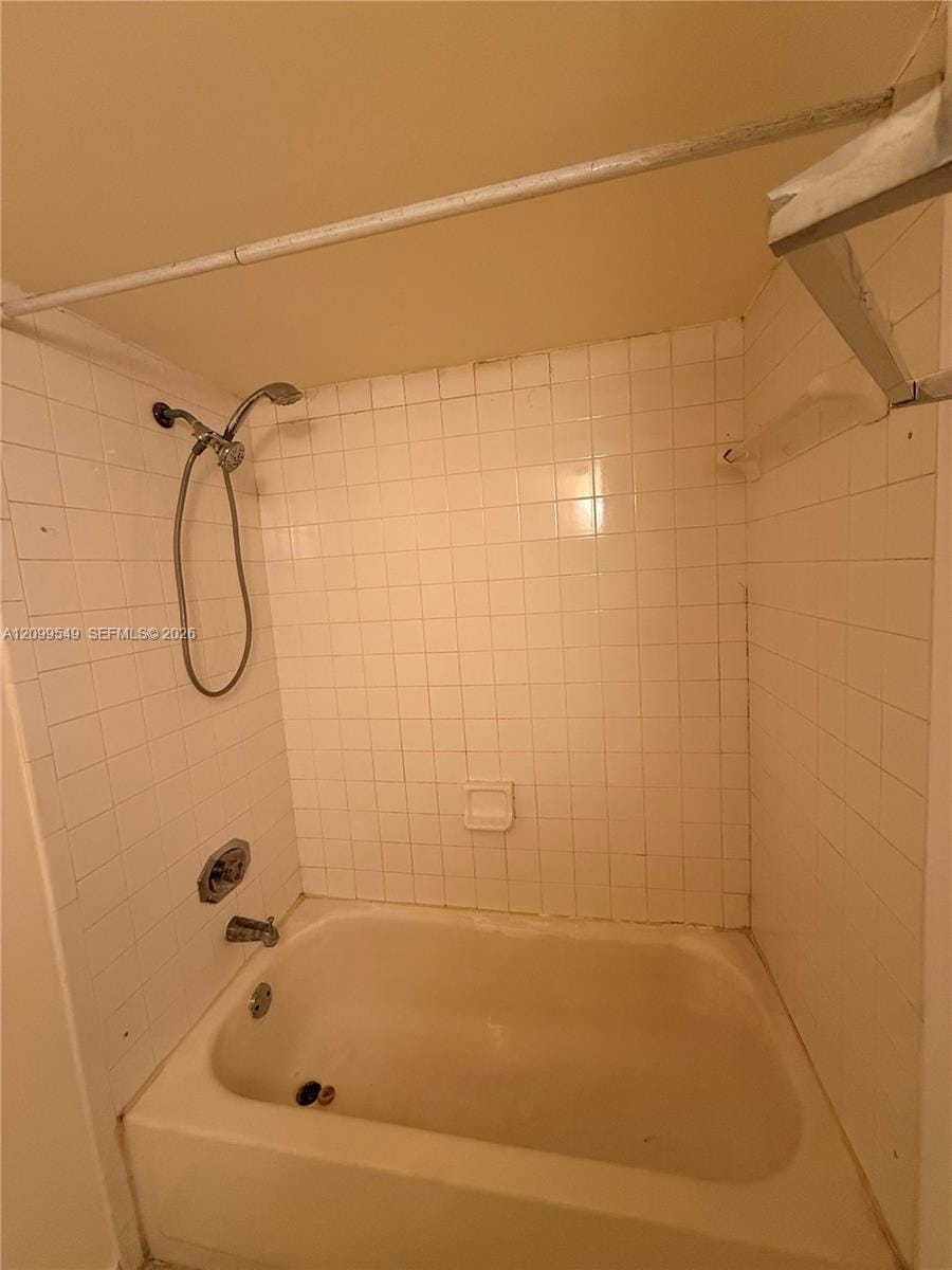 3396 Foxcroft Road 210, Miramar, FL 33025 photo 9