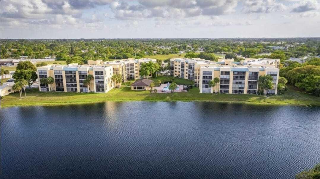 6475 W OAKLAND PARK Boulevard 209, Lauderhill, FL 33313 photo 17