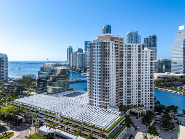 701 Brickell Key Boulevard 1004, Miami, FL 33131