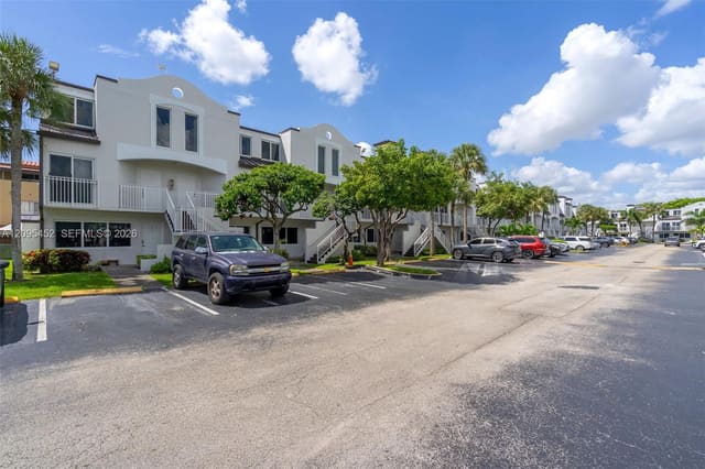 8630 NW 5th Terrace 16-202, Miami, FL 33126