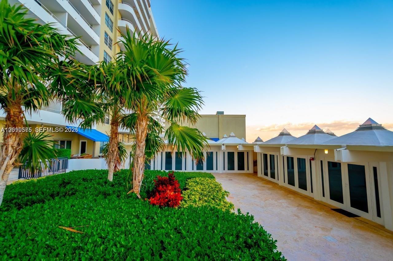 5555 Collins Avenue 9Z, Miami Beach, FL 33140 photo 10