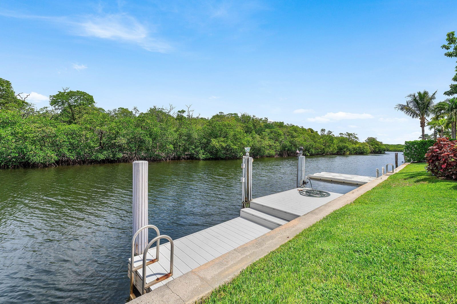 611 Phillips Drive, Boca Raton, FL 33432 photo 13