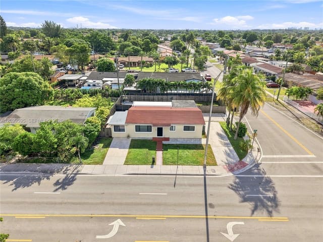 4041 W 8th Avenue, Hialeah, FL 33012