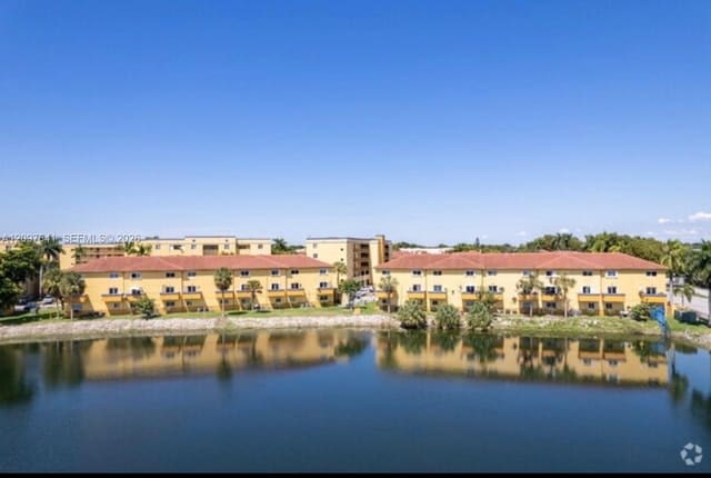 14902 SW 82nd Lane 13-207, Miami, FL 33193