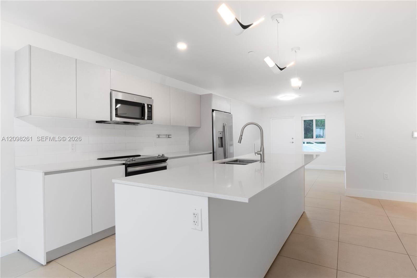 2555 NE 193rd Street 2102, Miami, FL 33180