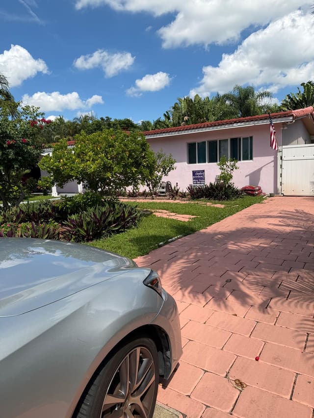 2349 NE 9TH Street, Pompano Beach, FL 33062