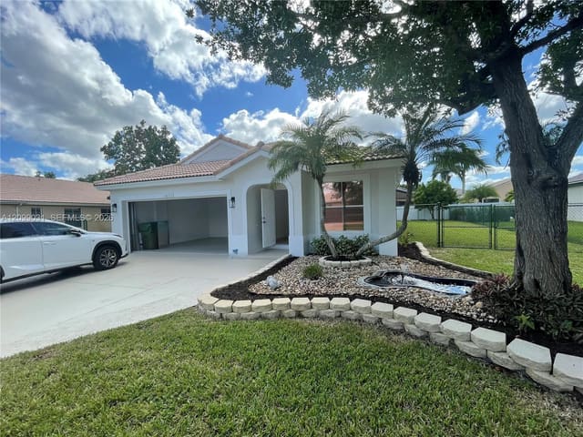 16232 SW 10th Street, Pembroke Pines, FL 33027