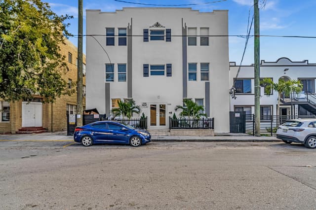 1142 SW 4TH Street 6, Miami, FL 33130