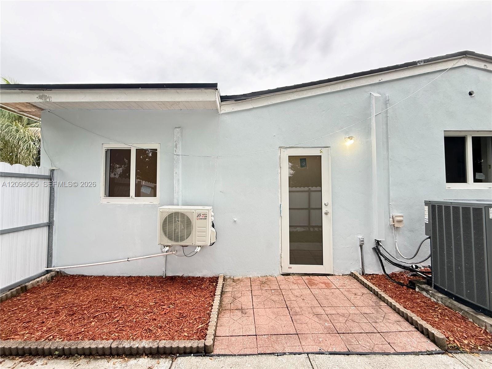 840 N 70th Way 0, Hollywood, FL 33024