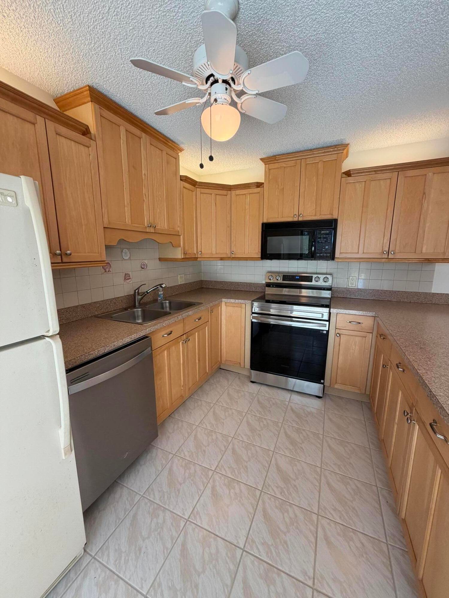 5820 SE WINDSONG Lane 209, Stuart, FL 34997 photo 13