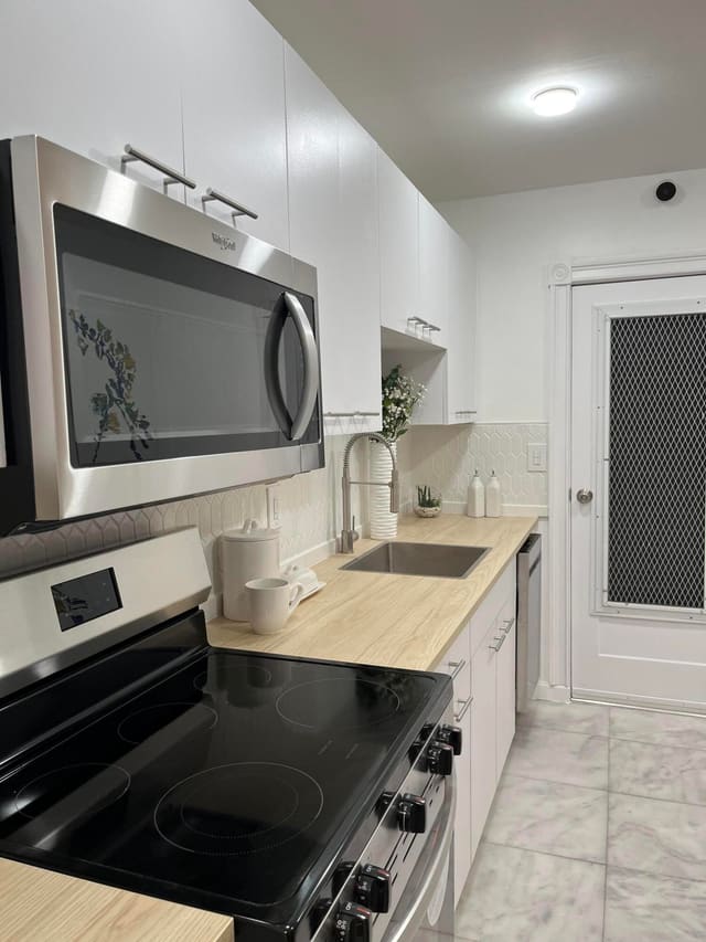 11685 CANAL Drive 304, North Miami, FL 33181