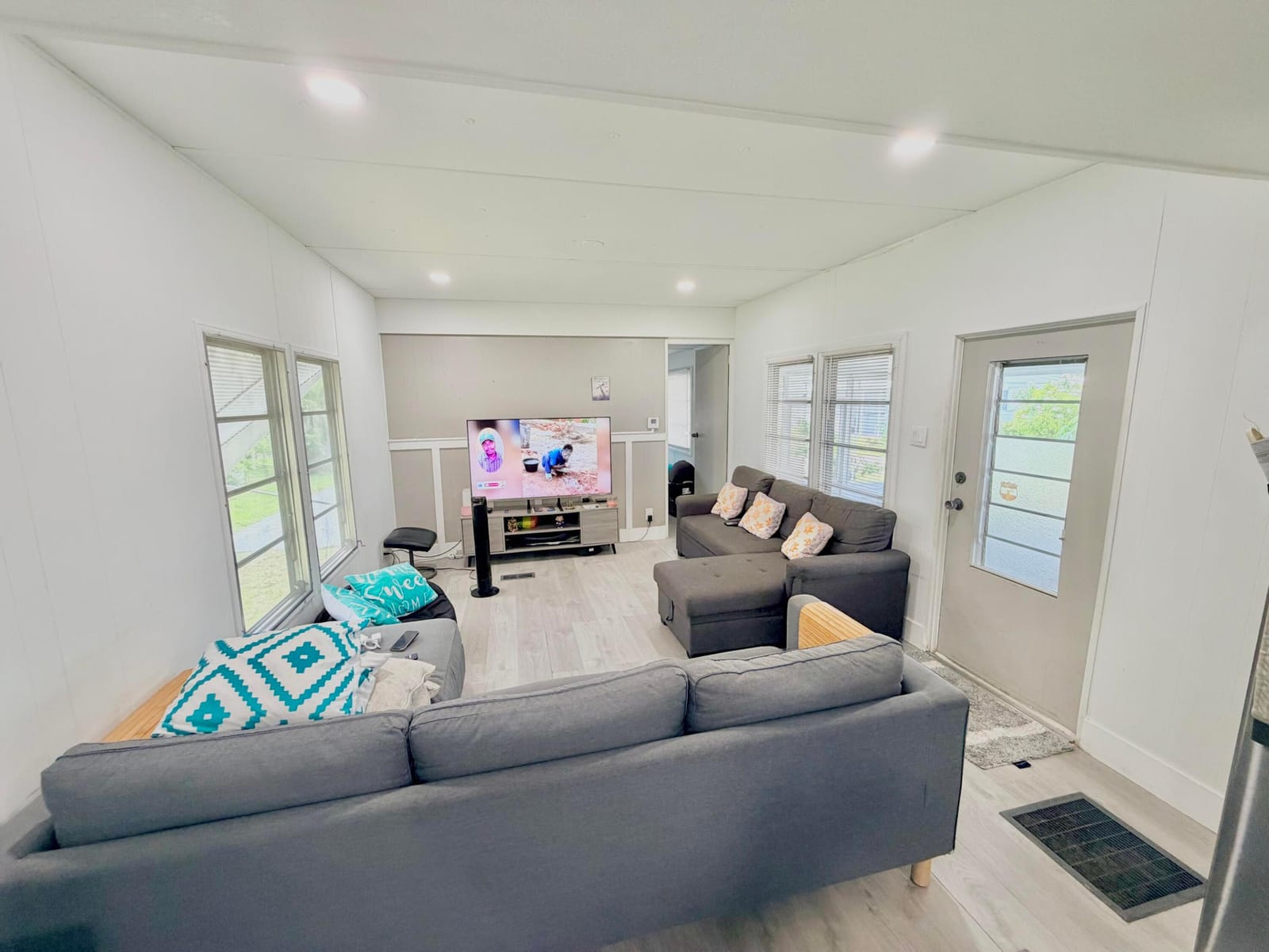 14624 Glenview Drive — photo 4