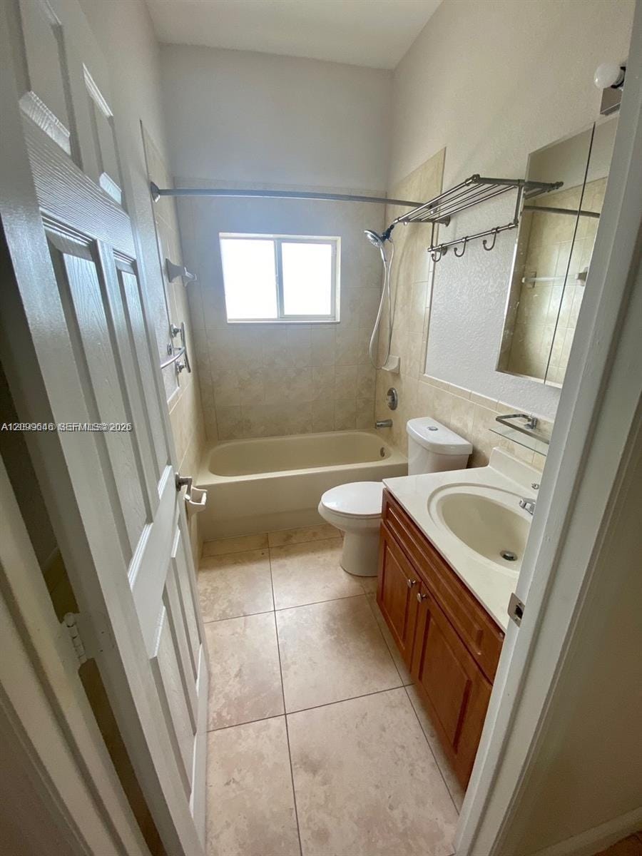 2485 W 5th Court B, Hialeah, FL 33010 photo 11