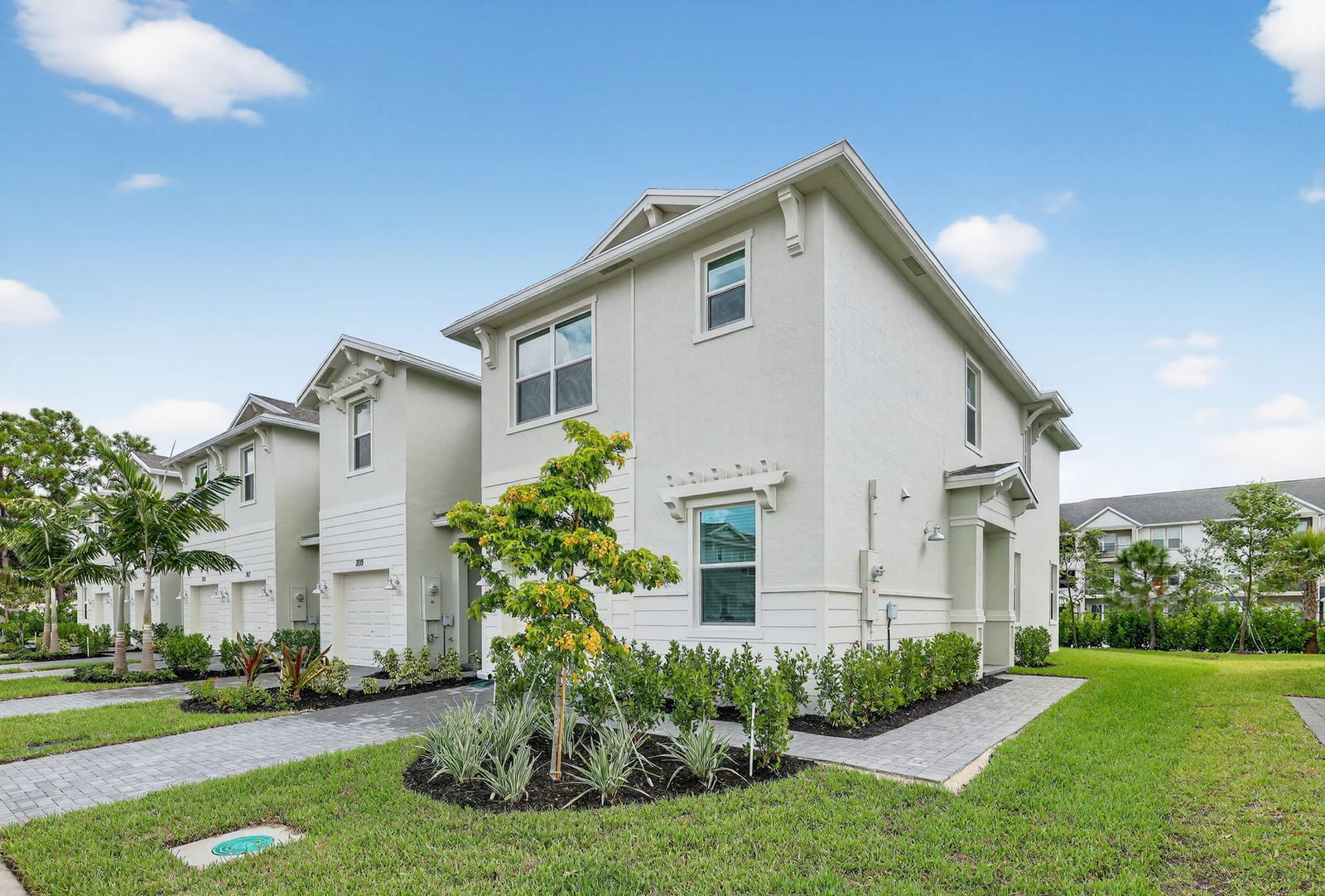 311 SE CROSSOAK Lane, Port St. Lucie, FL 34984 photo 2
