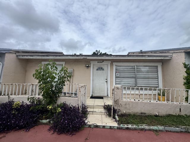 18088 NW 40th Place, Miami Gardens, FL 33055