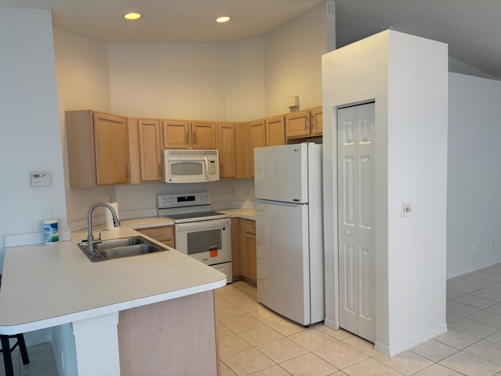 4262 NW 1ST Place, Deerfield Beach, FL 33442 photo 5