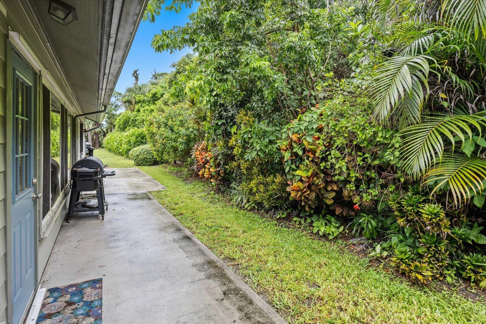 663 NE WAX MYRTLE Way, Jensen Beach, FL 34957 photo 11