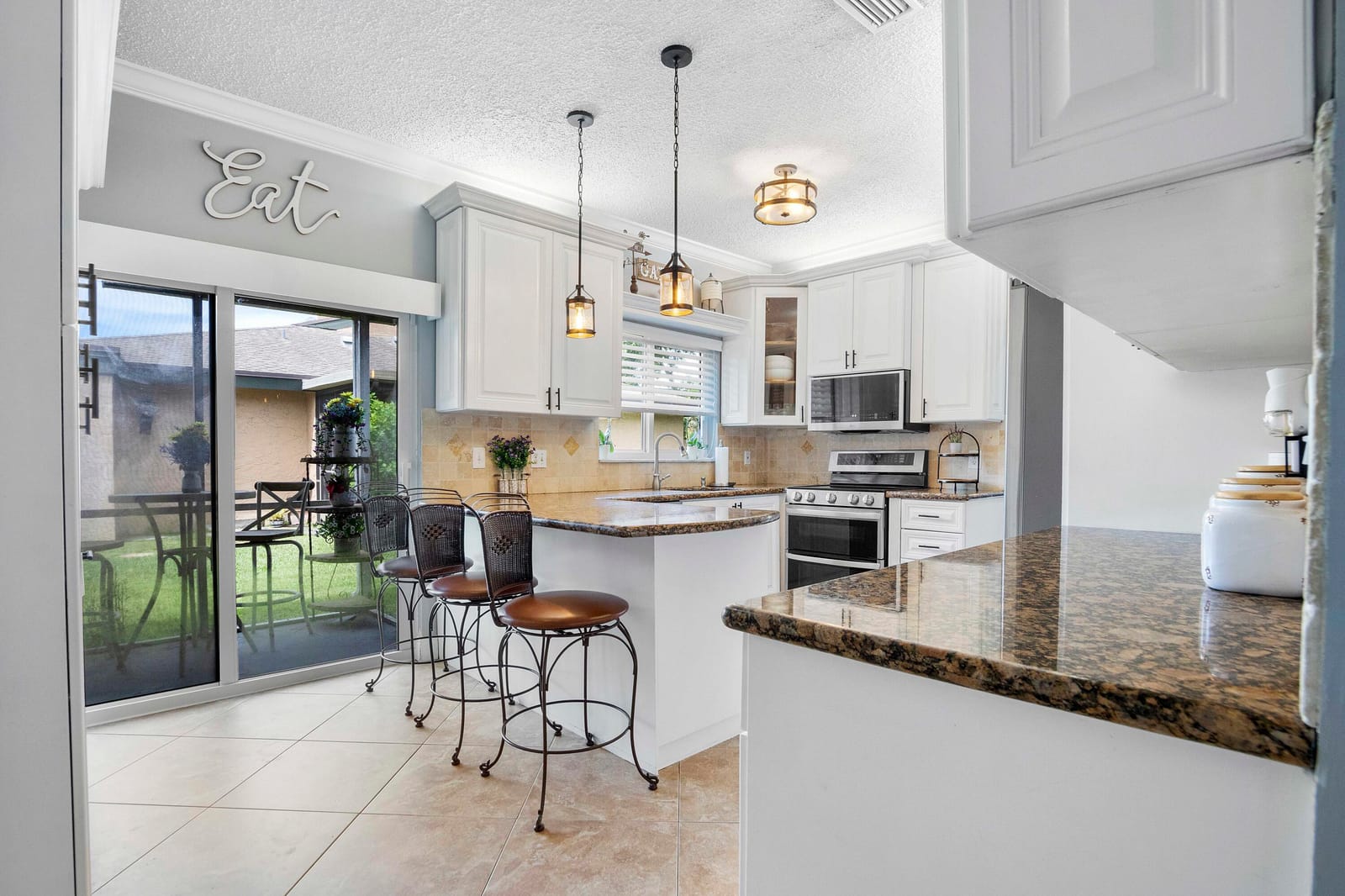 8059 BUTTONWOOD Circle, Tamarac, FL 33321 photo 7
