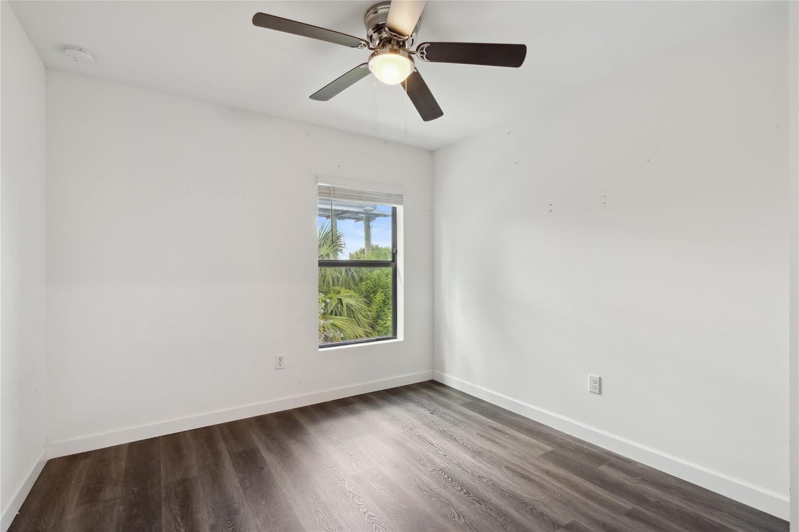 1002 SWEET BRIAR Lane, Riviera Beach, FL 33410 photo 25