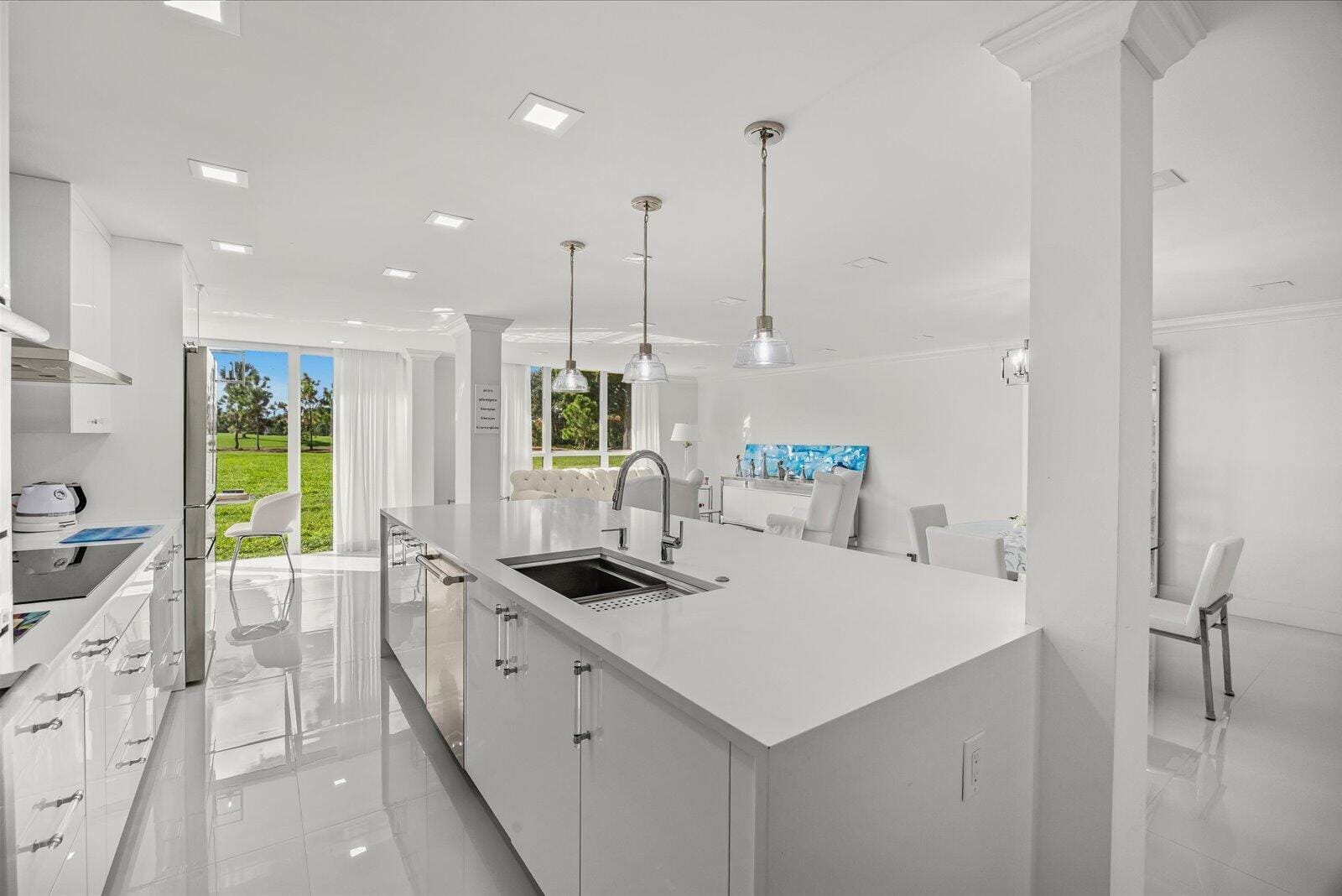 5390 WOODLAND LAKES Drive 105 — photo 11