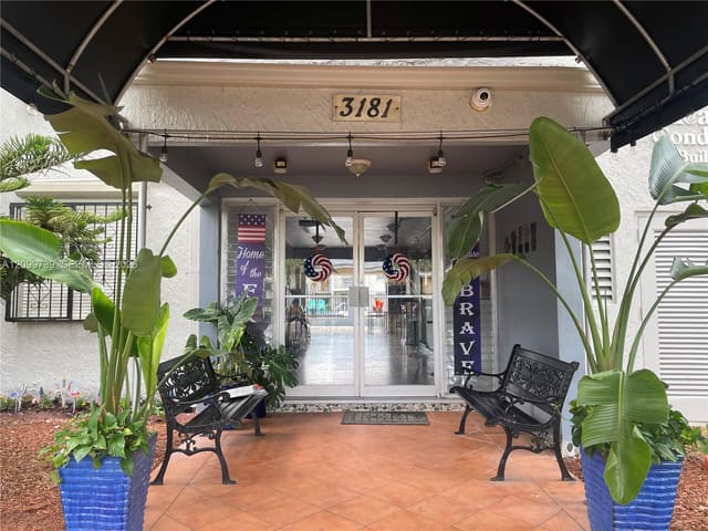 3181 SW 13th Street 403, Miami, FL 33145