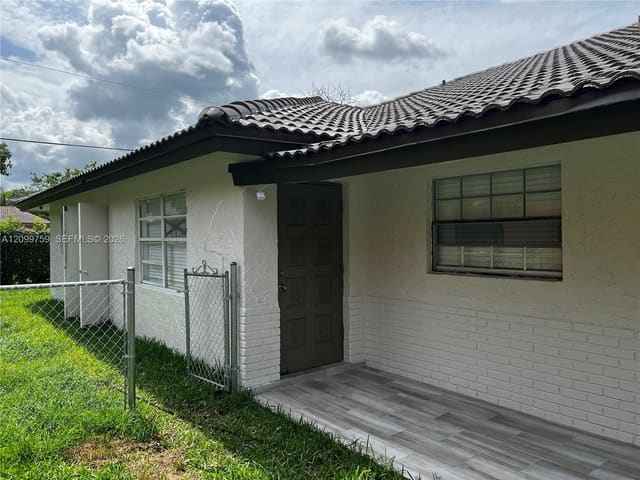 4281 Riverside Drive 2, Coral Springs, FL 33065