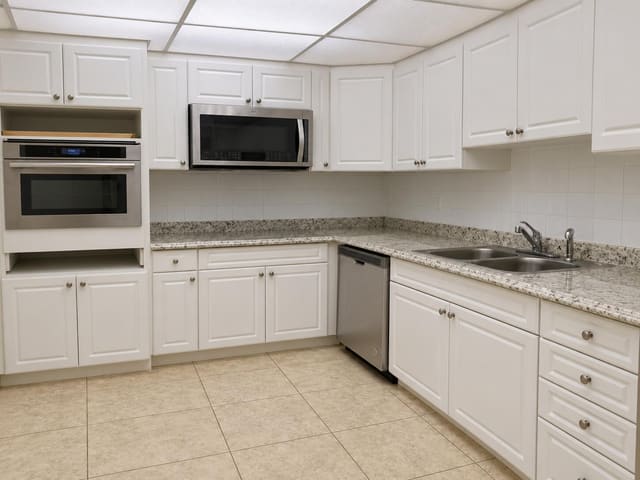 3801 S OCEAN Drive 7Q, Hollywood, FL 33019