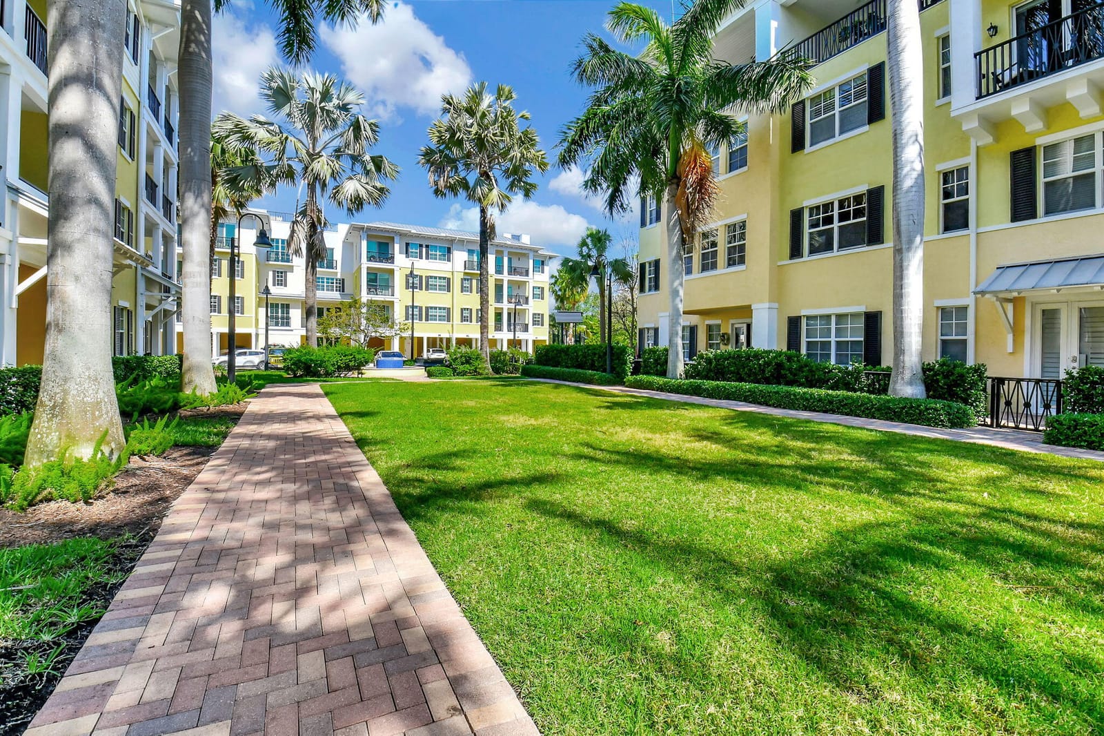 225 S Latitude Circle 306 — photo 10