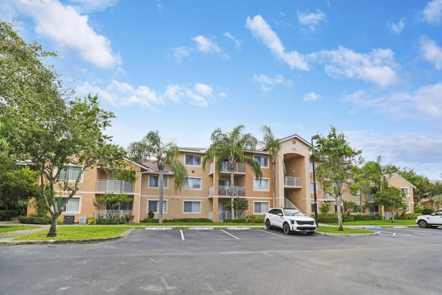 171 SW Palm Drive, Port St. Lucie, FL 34986