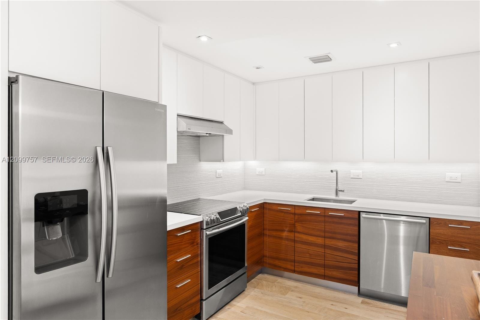 5555 Collins Avenue 17J, Miami Beach, FL 33140 photo 3