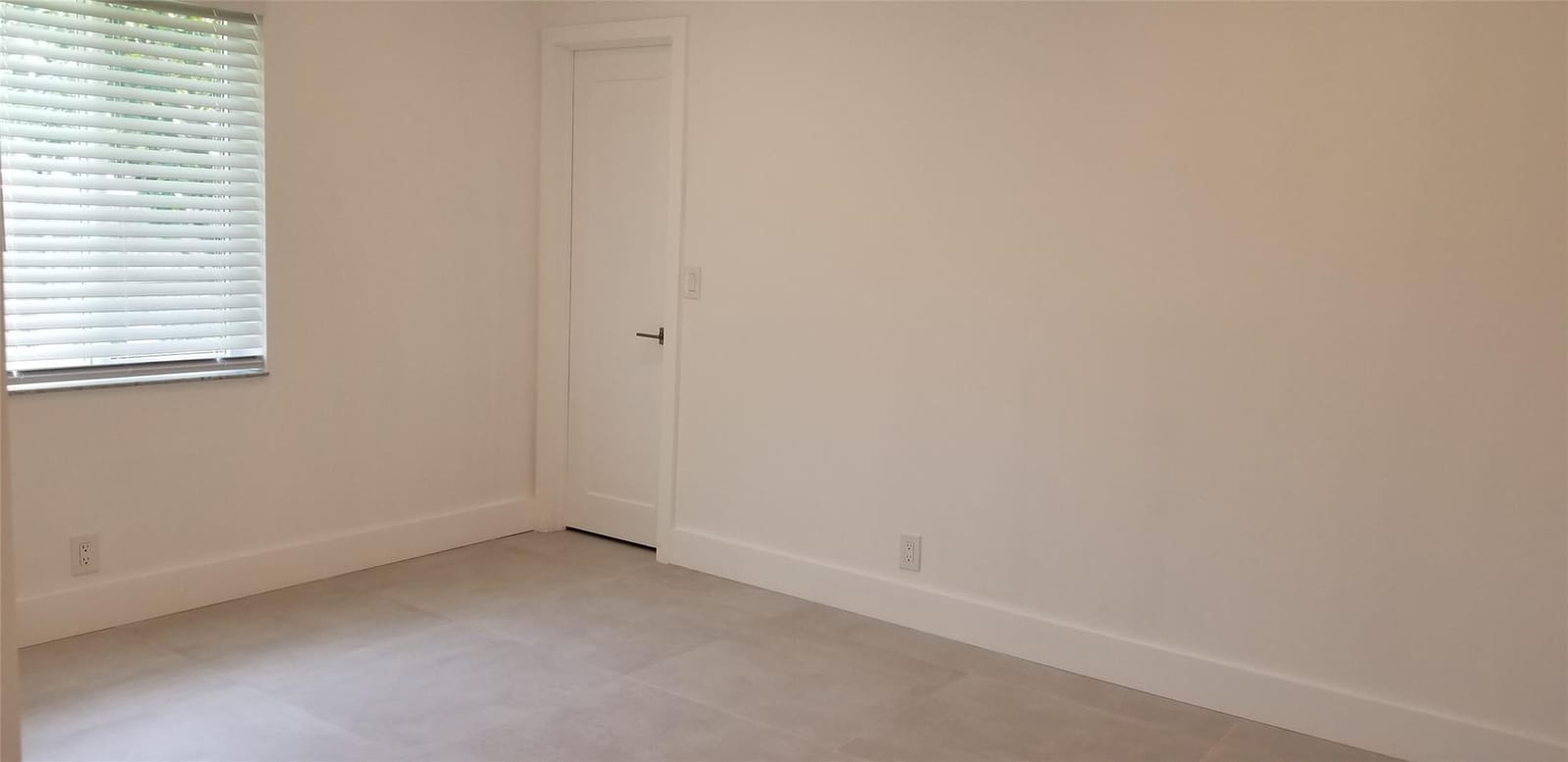 915 SE 2ND Avenue — photo 12