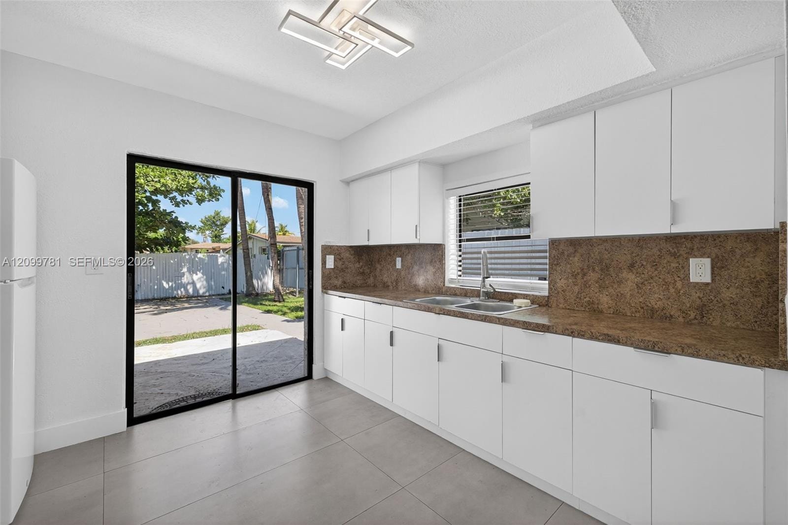 17150 NE 18th Avenue — photo 10