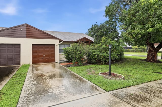 8501 BLUE CYPRESS Drive, Lake Worth, FL 33467