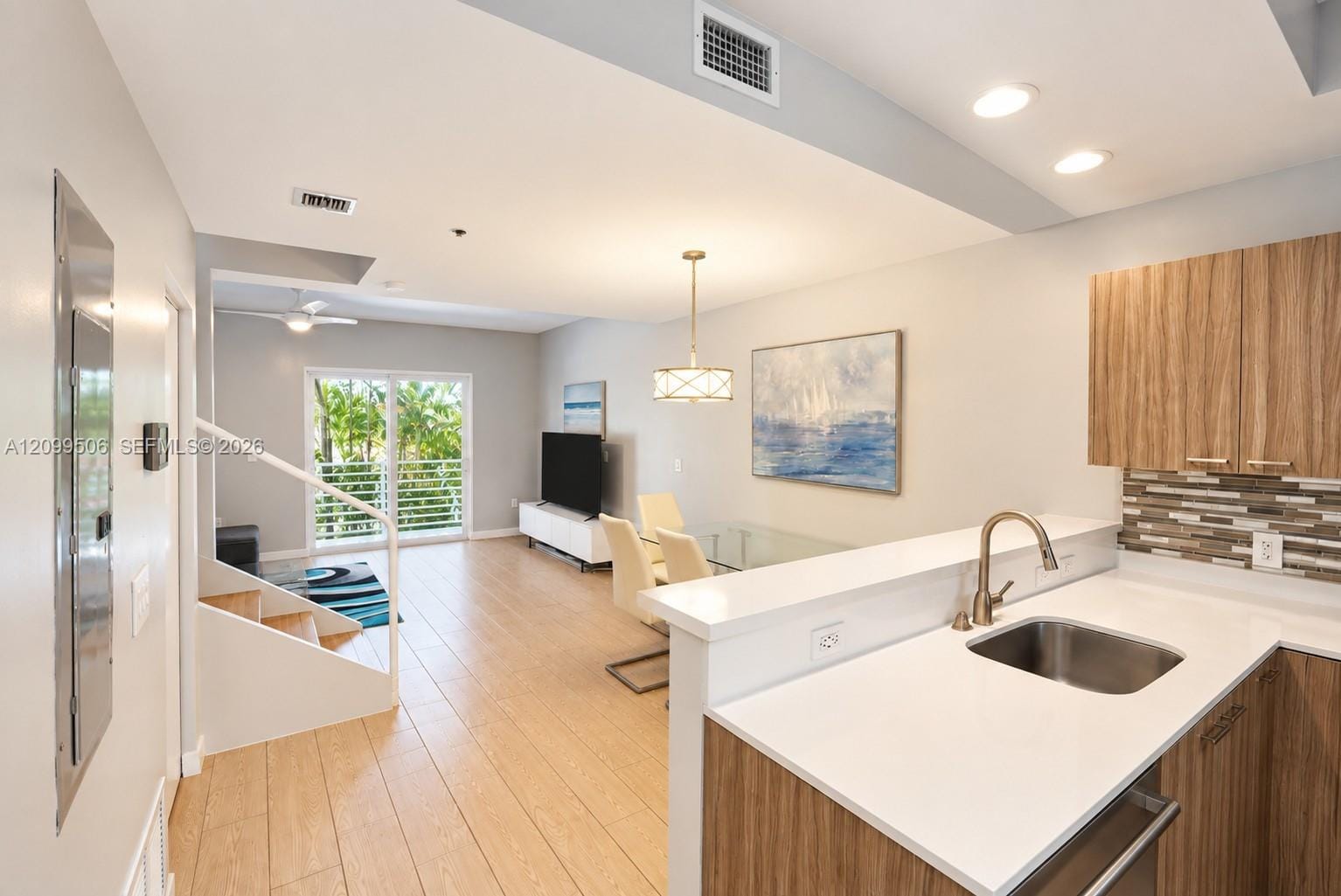 619 Meridian Avenue 4, Miami Beach, FL 33139 photo 2