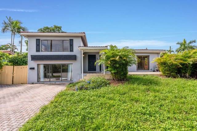 1425 NE 4th Court, Boca Raton, FL 33432